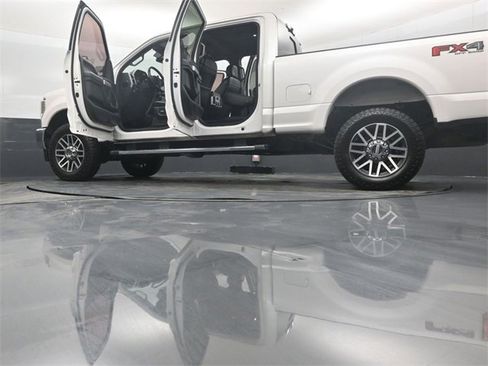 Used 2019 Ford F250 Lariat w/ Lariat Value Package image 52