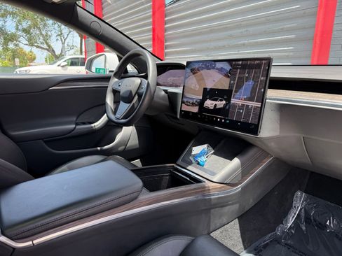 Used 2023 Tesla Model S AWD/4WD image 17