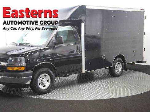 Used 2017 Chevrolet Express 3500 RWD image 53