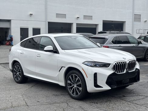 Used 2026 BMW X6 xDrive40i AWD/4WD image 8
