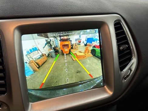 Used 2018 Jeep Compass Latitude w/ Popular Equipment Group image 15