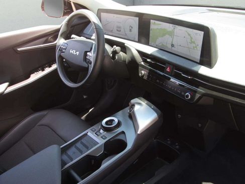 Used 2024 Kia EV6 Light RWD image 8