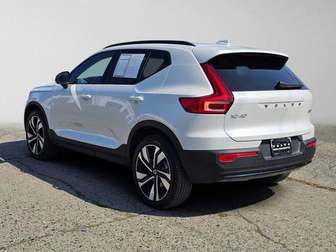 Used 2025 Volvo XC40 B5 Ultra AWD/4WD image 5