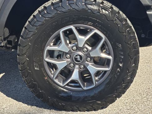 Used 2024 Ford Bronco Badlands image 15