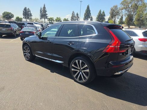 Used 2023 Volvo XC60 B5 Ultimate w/ Climate Package FWD image 4