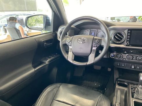 Used 2021 Toyota Tacoma TRD Off-Road AWD/4WD image 10