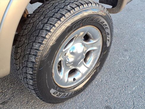 Used 2001 Ford F150 Lariat image 12