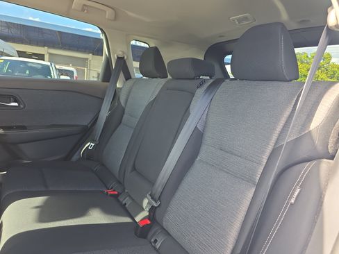 Used 2021 Nissan Rogue SV image 14