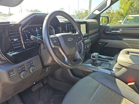 Used 2022 Chevrolet Silverado 1500 ZR2 image 14