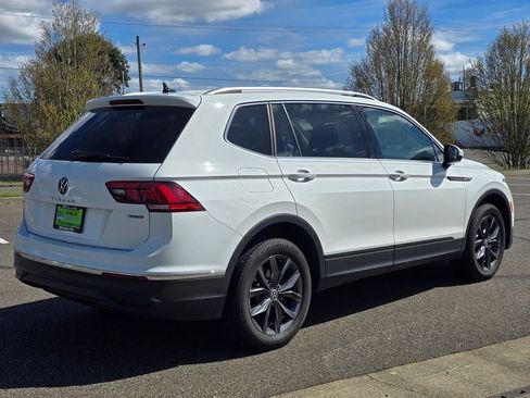 Used 2022 Volkswagen Tiguan SE AWD/4WD image 5