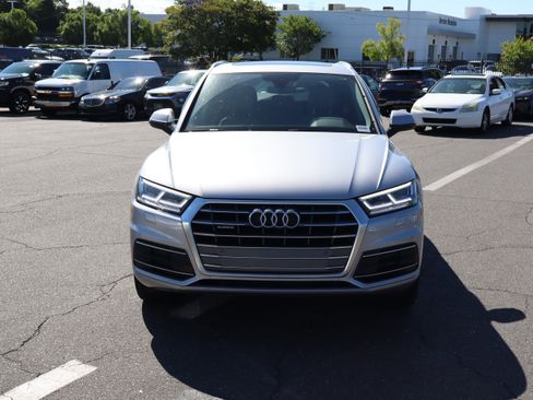 Used 2019 Audi Q5 2.0T Premium Plus w/ Premium Plus Package AWD/4WD image 3