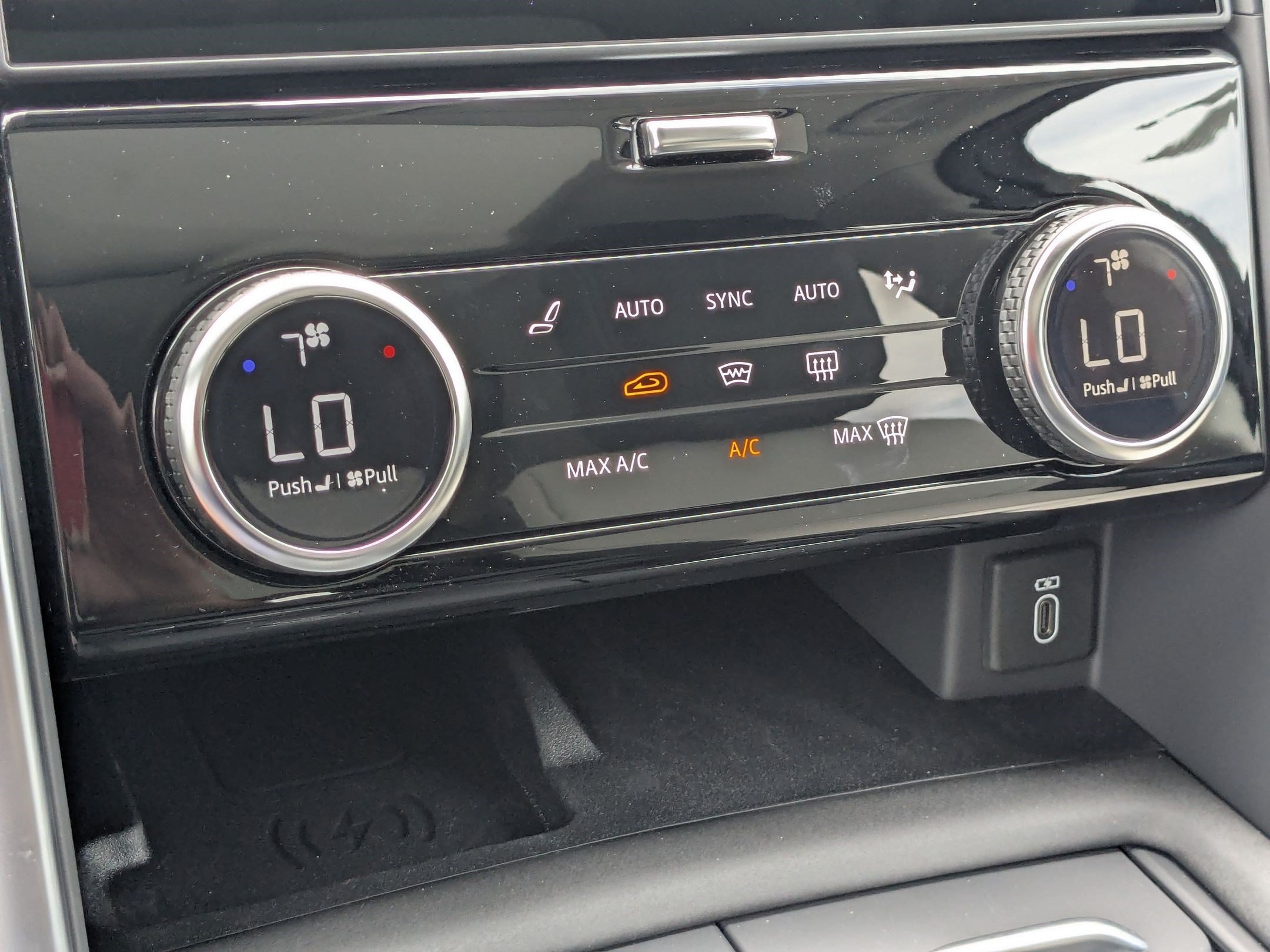 New 2026 Land Rover Discovery S AWD/4WD image 23