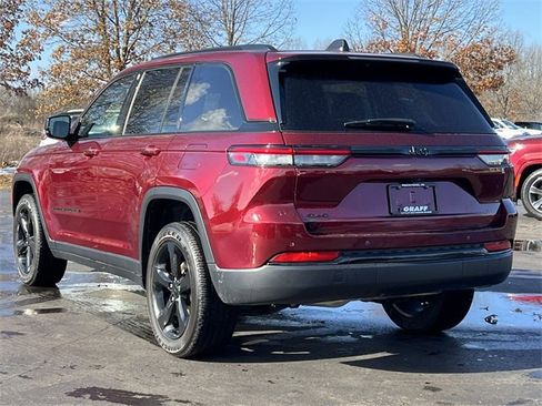 Certified 2023 Jeep Grand Cherokee Altitude image 8