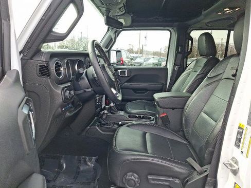 Used 2022 Jeep Wrangler Unlimited Sahara w/ Cold Weather Group image 13