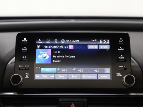 Used 2018 Honda Accord Touring image 16