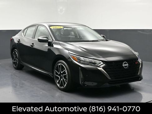 Certified 2025 Nissan Sentra SR w/ SR Premium Package FWD image 1