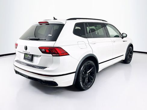 Used 2023 Volkswagen Tiguan SE R-Line image 9