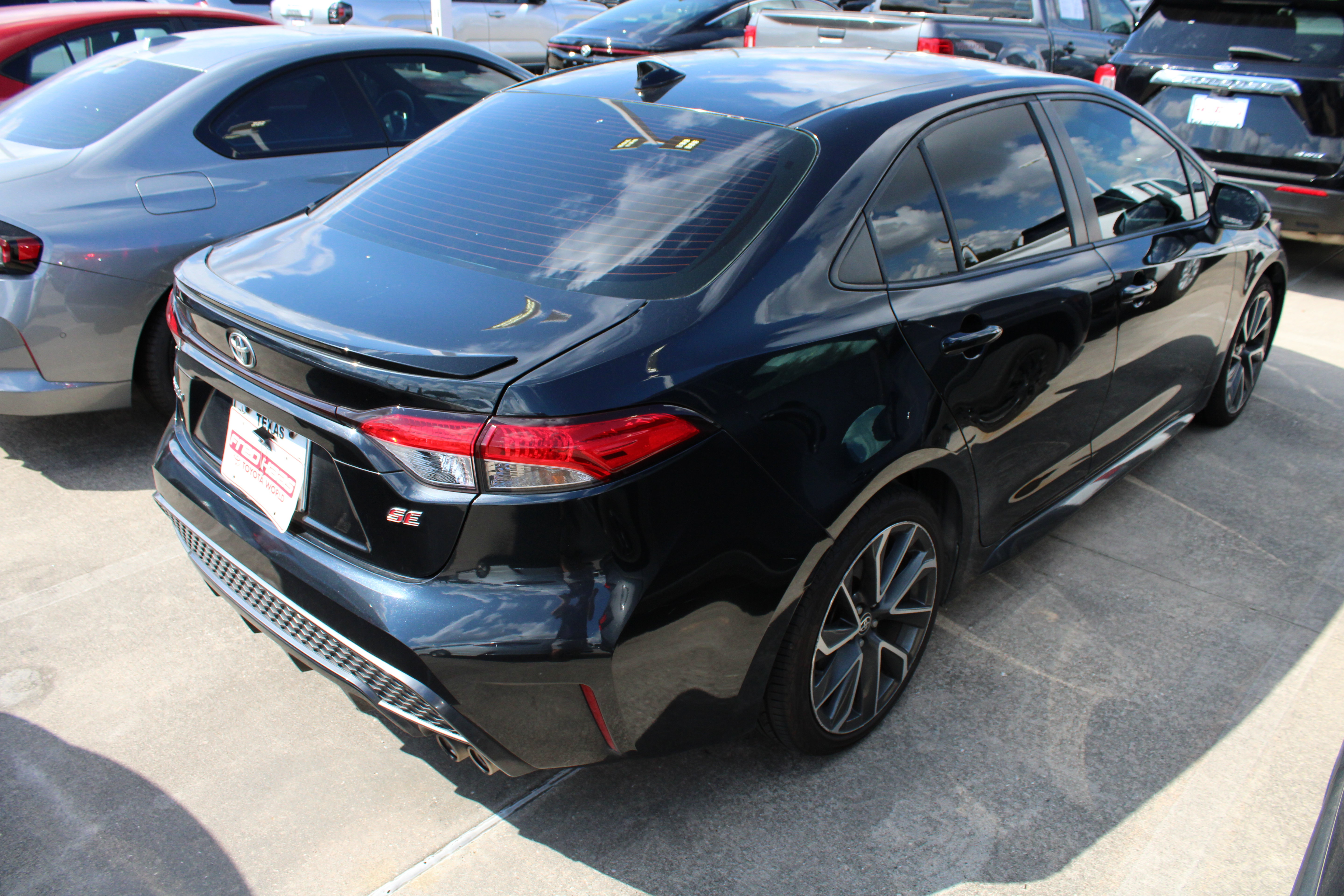 Used 2021 Toyota Corolla SE FWD image 9