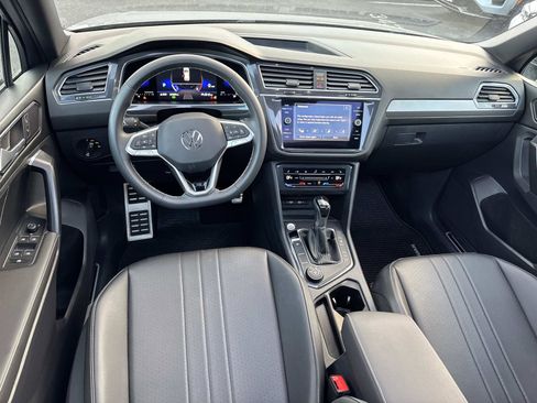 Used 2023 Volkswagen Tiguan SE R-Line AWD/4WD image 2