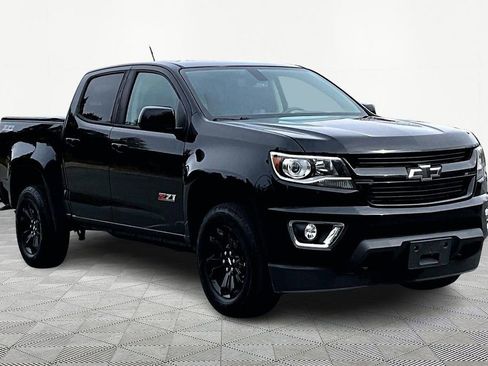 Used 2017 Chevrolet Colorado Z71 w/ Z71 Midnight Edition image 2