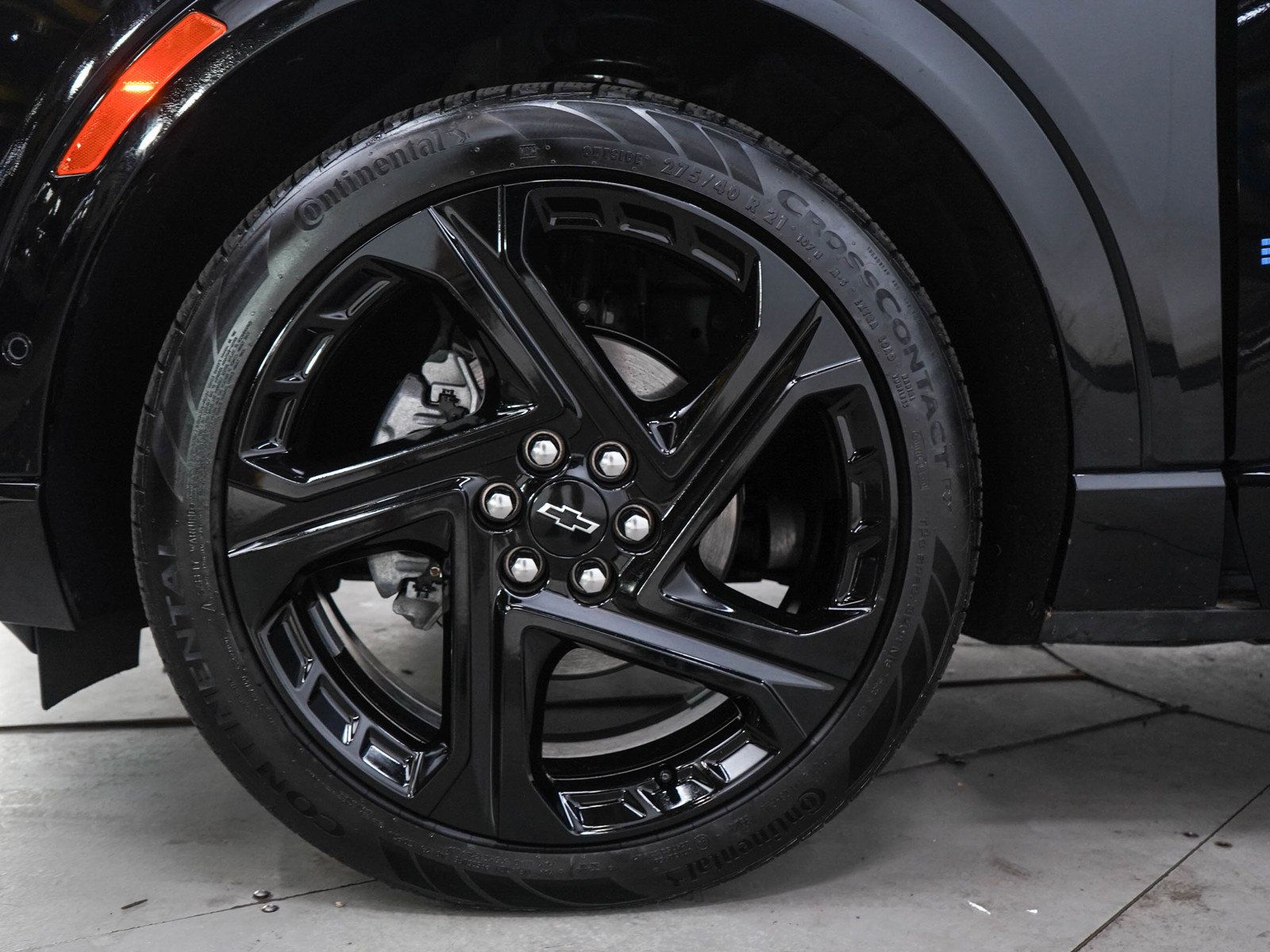 Used 2024 Chevrolet Equinox EV RS FWD image 29