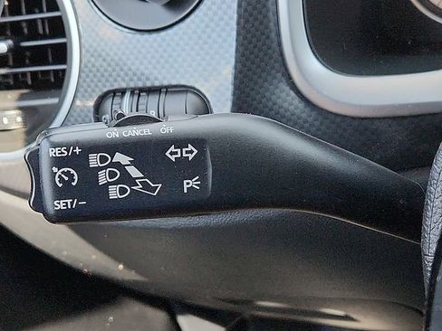 Used 2013 Volkswagen Beetle 2.0T FWD image 22