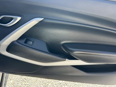 Used 2018 Chevrolet Camaro LT RWD image 11