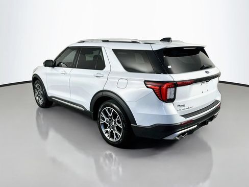 Used 2025 Ford Explorer Platinum w/ Ultimate Package RWD image 5