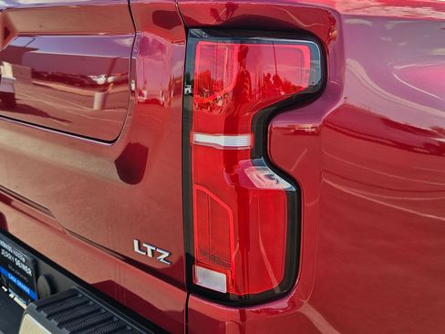 Certified 2024 Chevrolet Silverado 2500 LTZ w/ LTZ Premium Package AWD/4WD image 12