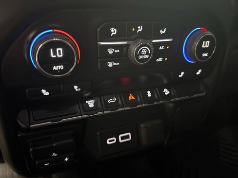 Used 2023 Chevrolet Silverado 2500 LT w/ Convenience Package image 24