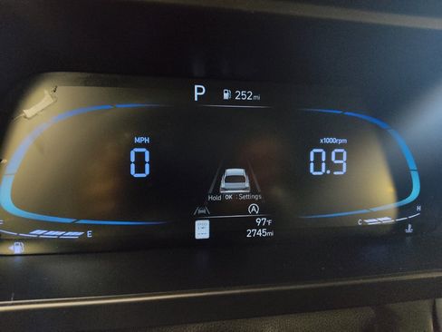 Used 2025 Hyundai Elantra SE FWD image 23