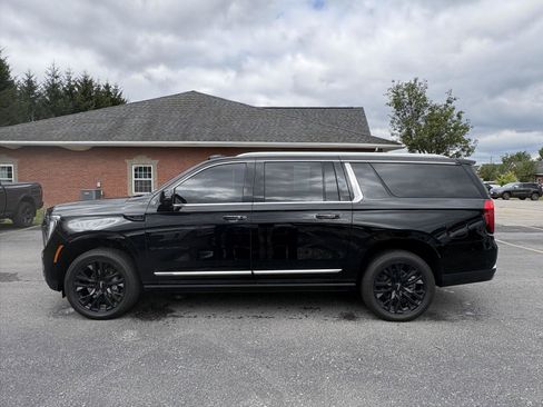 Used 2026 GMC Yukon XL Denali w/ Sun & Power Step Package AWD/4WD image 6