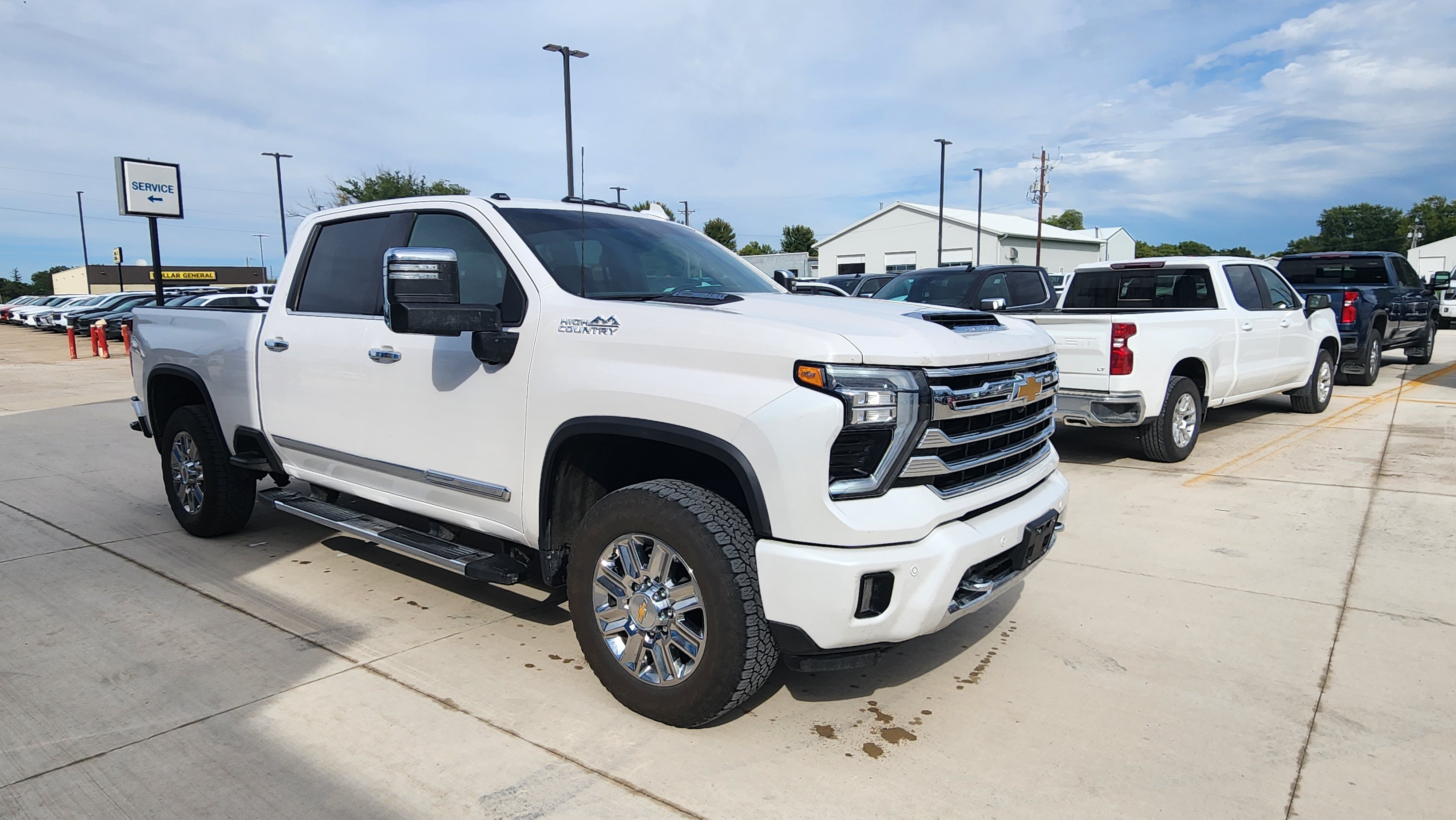 Used 2025 Chevrolet Silverado 3500 High Country w/ Technology Package AWD/4WD image 2