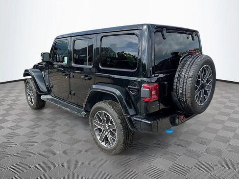 Used 2023 Jeep Wrangler Unlimited Sahara AWD/4WD image 8