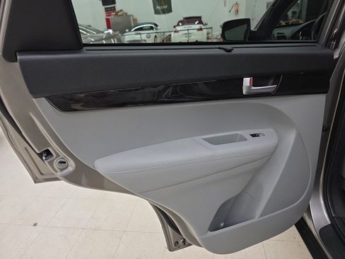 Used 2014 Kia Sorento LX FWD image 13