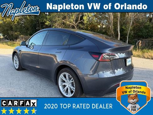 Used 2022 Tesla Model Y Long Range image 12