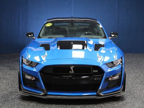 Used 2020 Ford Mustang Shelby GT500 w/ Technology Package RWD image 4