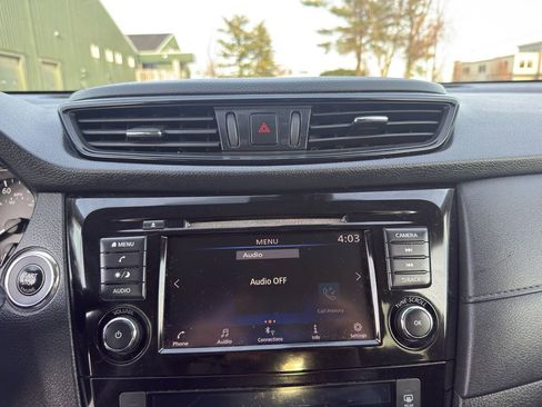 Used 2019 Nissan Rogue SV image 21