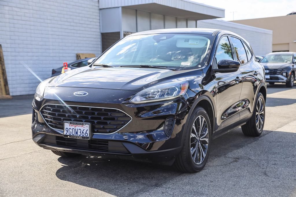 Used 2022 Ford Escape SE w/ SE Sport Appearance Package AWD/4WD image 2