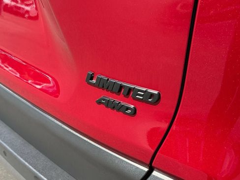 Used 2020 Toyota RAV4 Limited AWD/4WD image 34