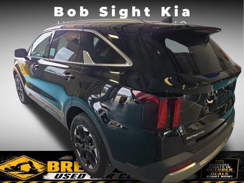 Used 2024 Kia Sorento S AWD/4WD image 4