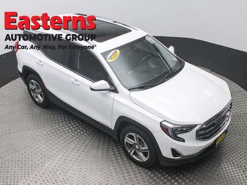 Used 2021 GMC Terrain SLT w/ Infotainment Package II AWD/4WD image 3