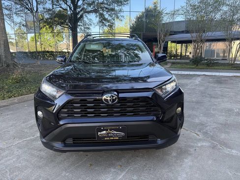 Used 2021 Toyota RAV4 XLE image 4