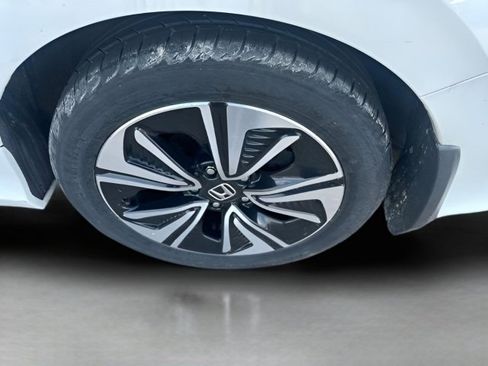 Used 2018 Honda Civic EX-T image 9