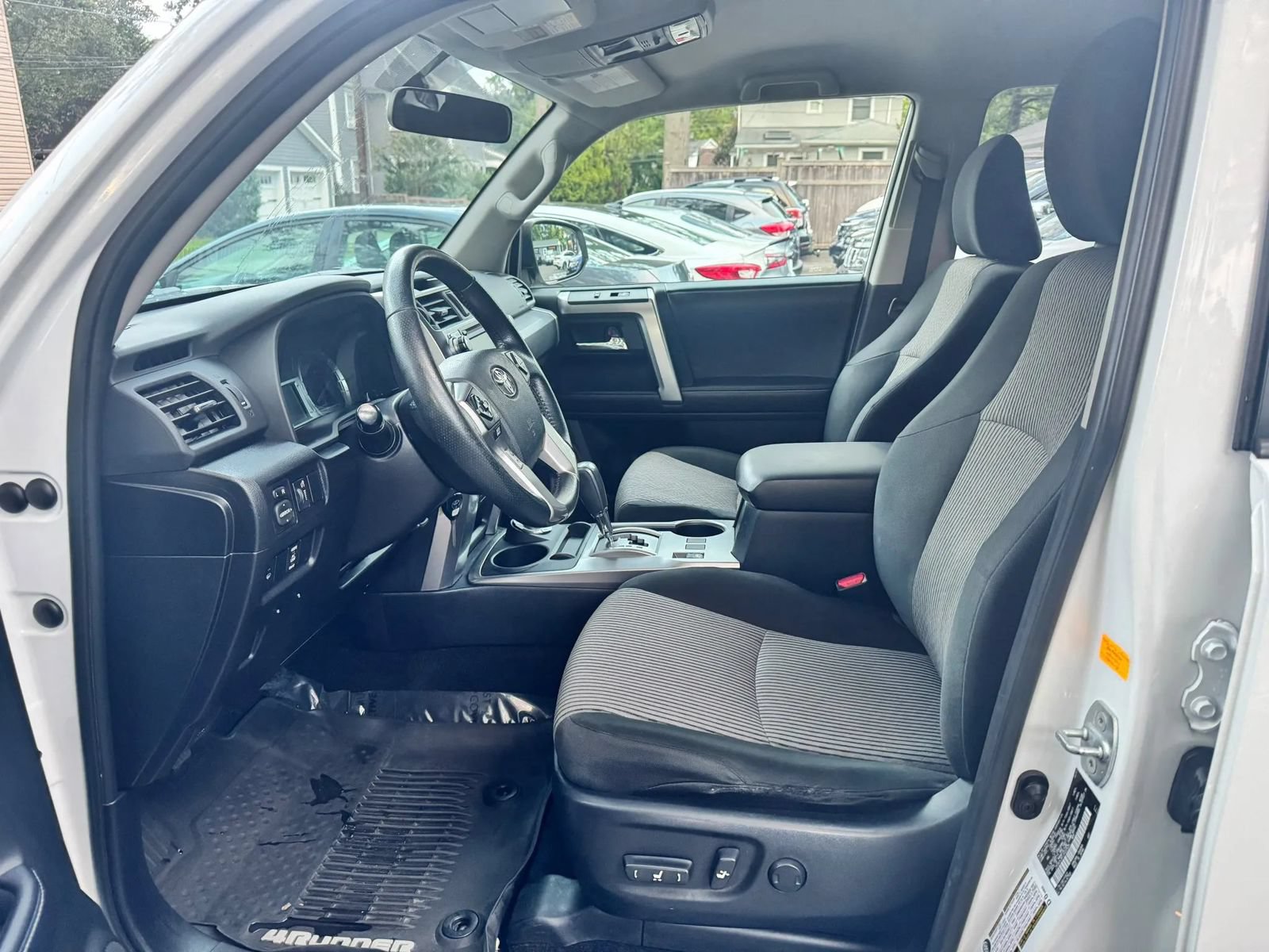 Used 2018 Toyota 4Runner SR5 AWD/4WD image 7