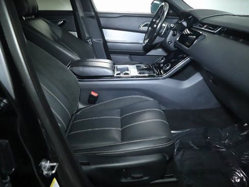 Certified 2019 Land Rover Range Rover Velar R-Dynamic SE AWD/4WD image 29