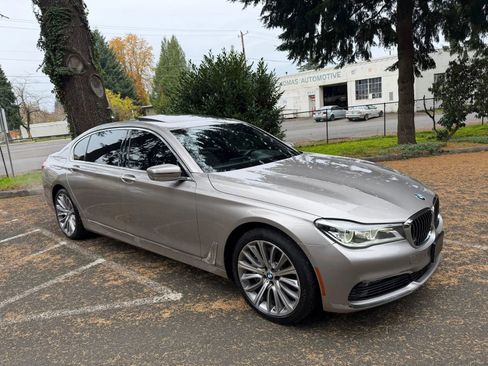 Used 2016 BMW 750i xDrive image 2