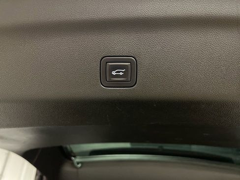 Certified 2024 Chevrolet Tahoe Z71 w/ Luxury Package image 8