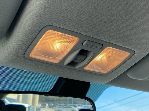 Used 2024 Hyundai Venue SEL image 20