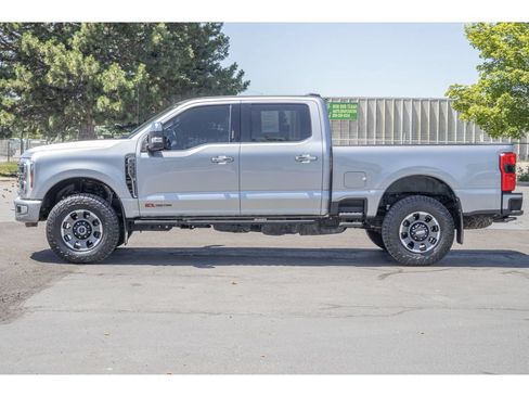 Used 2024 Ford F350 Platinum w/ Tremor Off-Road Package AWD/4WD image 6